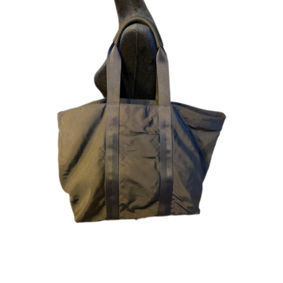 Tory Burch Black soft nylon bag - Picture 2 of 12